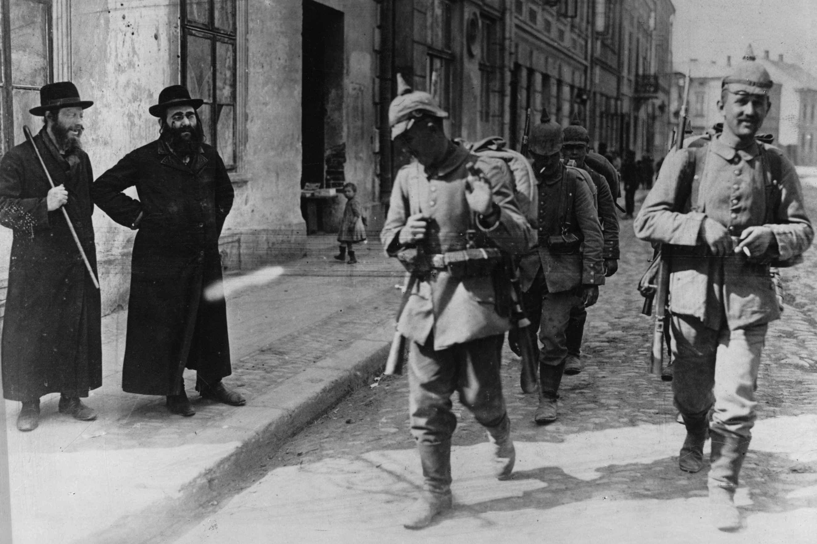 German Jews at the Eastern Front in WWI: Modernism Meets Tradition ...